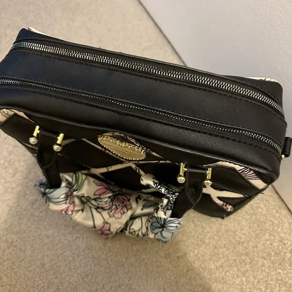 Betsey Johnson Handbag - Picture 2 of 3